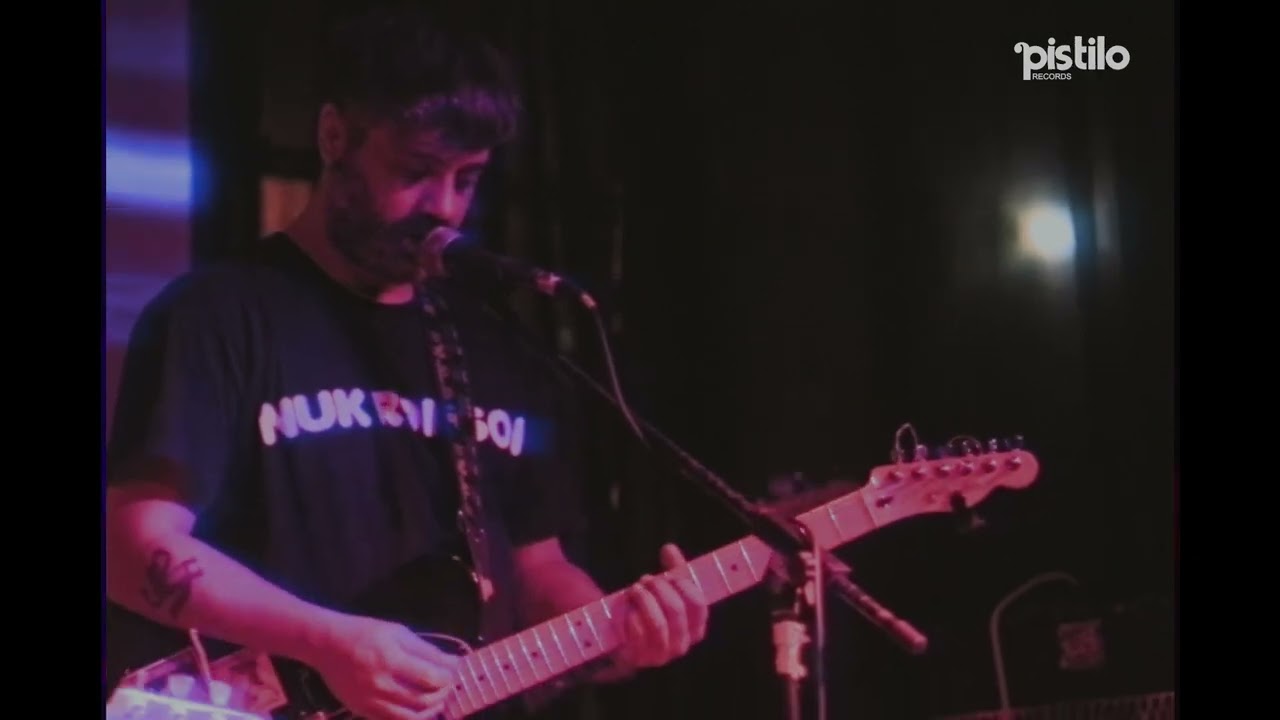 LOS NEGROS en vivo en Ufo Fest - 02 - Ropa de fuego