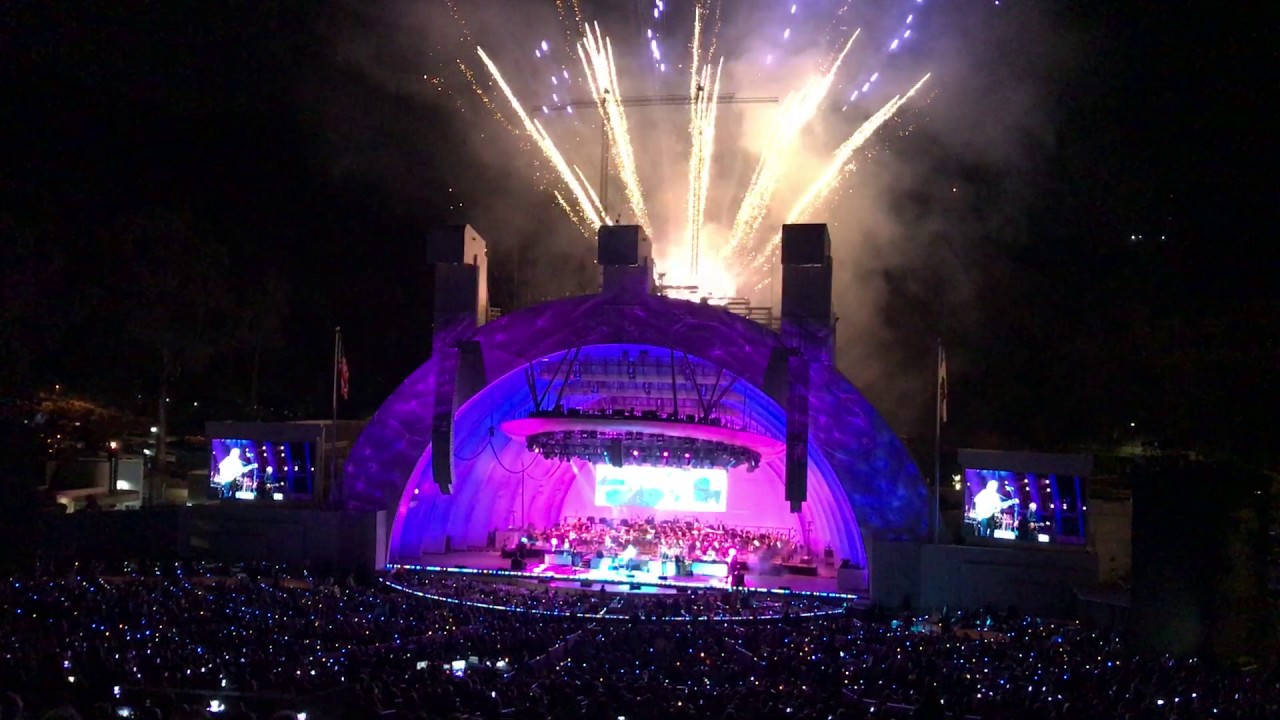 The Moody Blues perform 