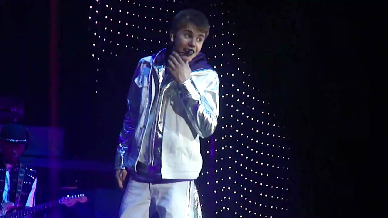 [HD] Justin Bieber - U Smile LIVE @ O2, London - March 16 2011