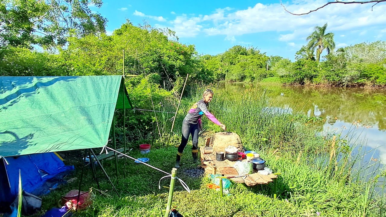 Acampamento e pescaria na Barranca do rio FOG&Atilde;O PRIMIVO DE BARRO 