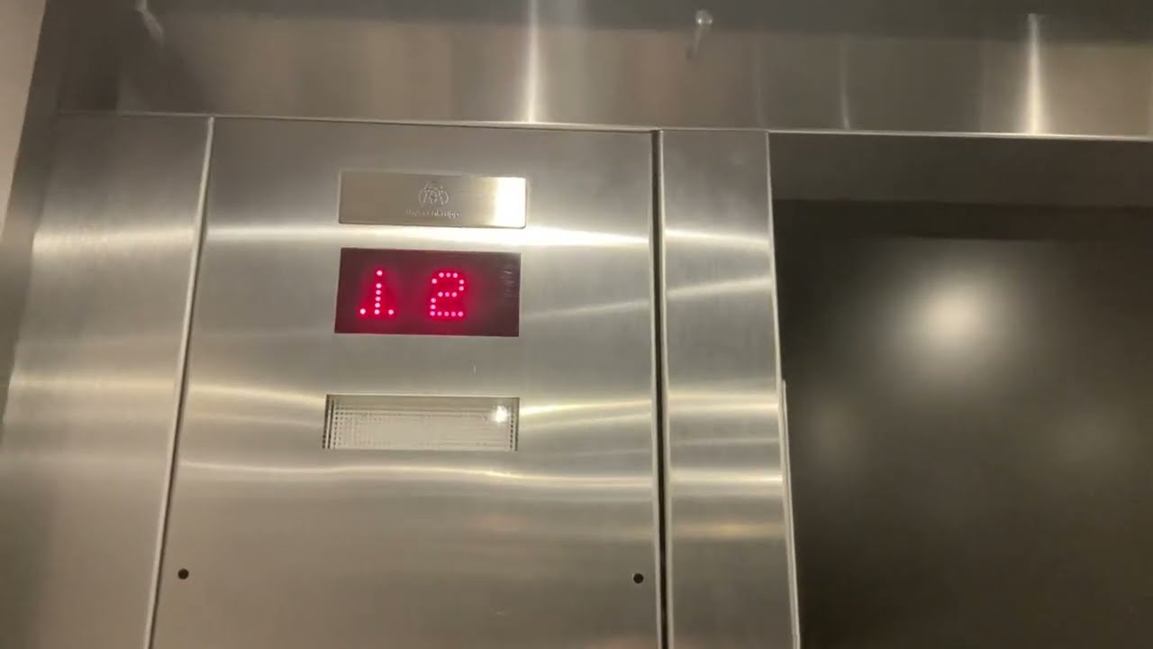 Loud ThyssenKrupp Hydraulic Elevator At Dave&Busters At The Staten Island Mall In Staten Island NYC