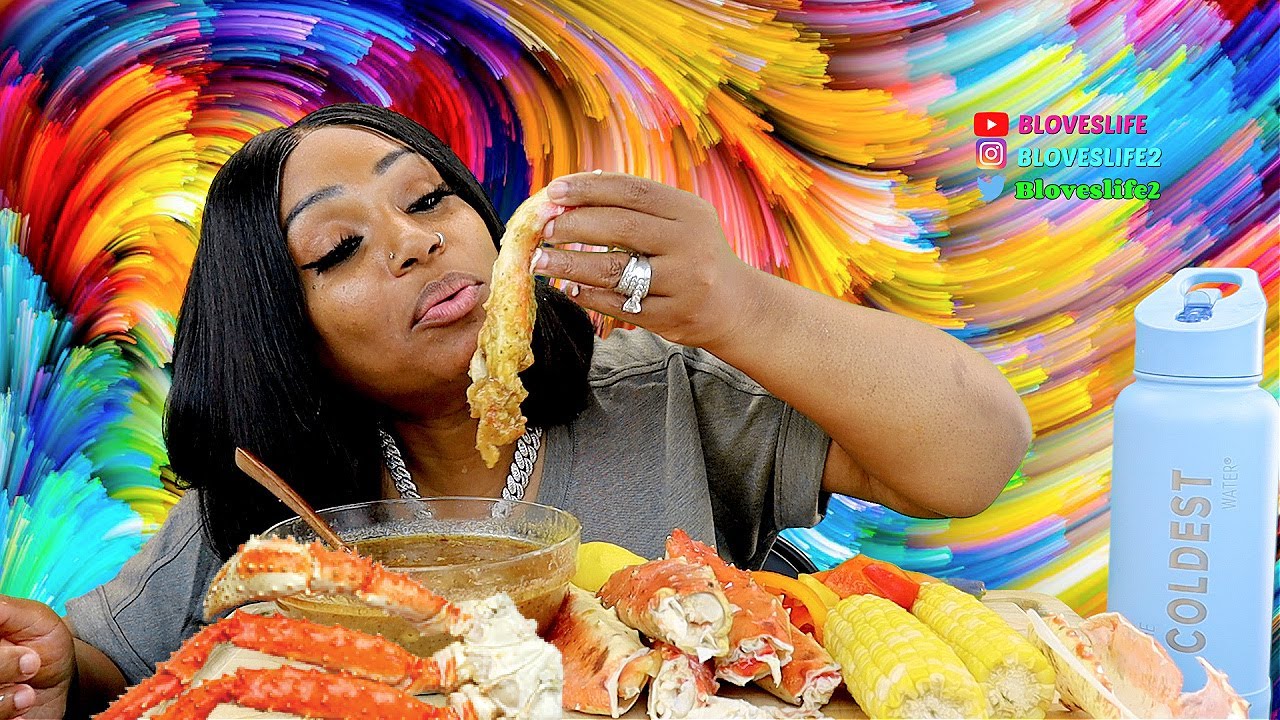 Crab Legs, Sweet Corn and Smackalicious Garlic Sauce | Bloveslife