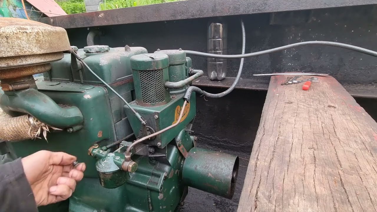 Lister SR fuel system