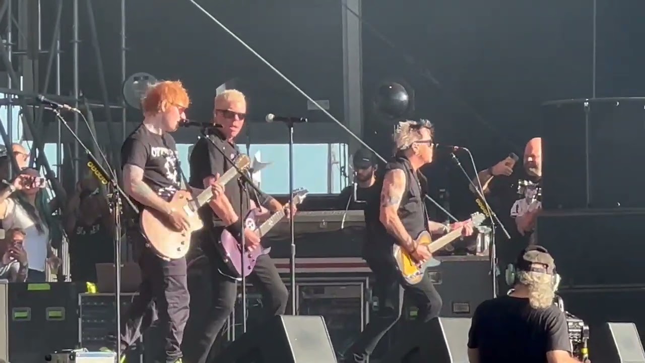 Full circle moment 🥲 Ed Sheeran joins The Offspring for 