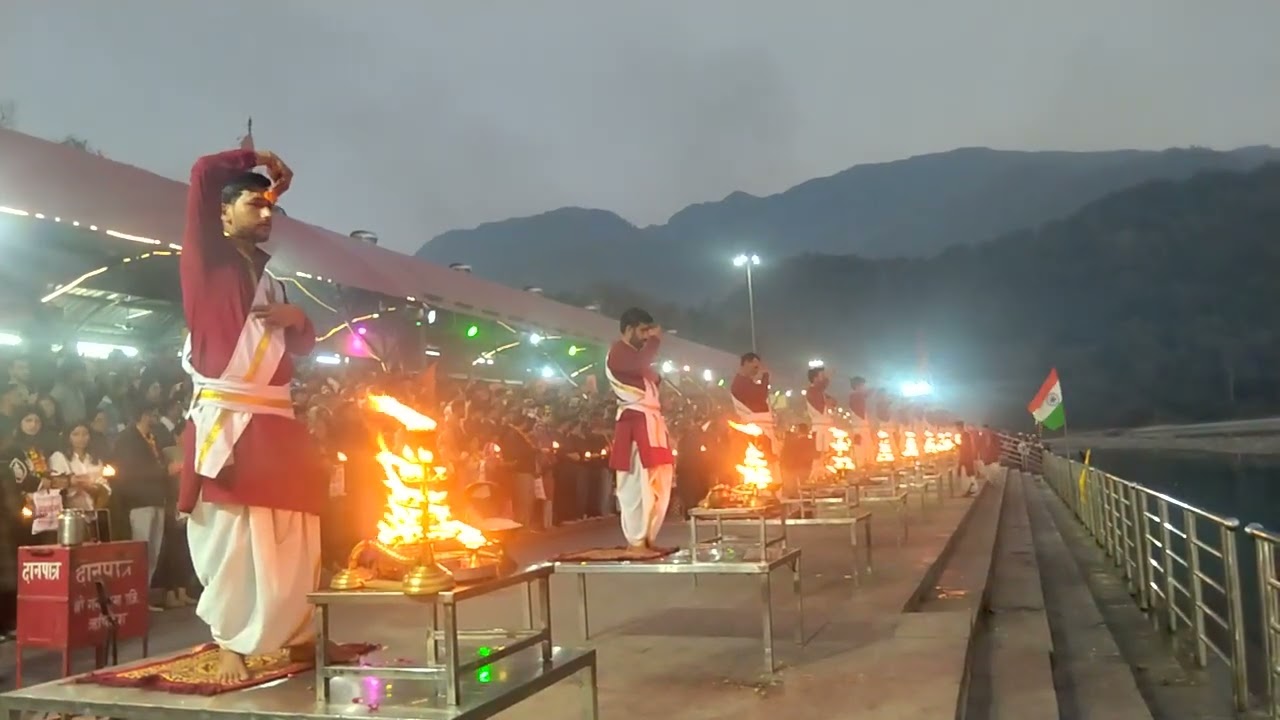 Rishikesh Triveni Ghat Uttrakhand man Ganga Ke Tat per bahut avsar se Aisa Din 2 minut Samay nikal😭