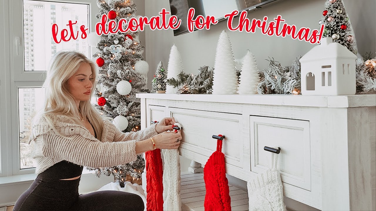 decorating my apartment for Christmas!🎄🎅🏼