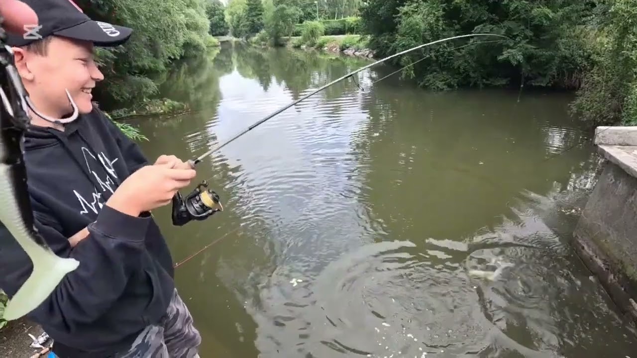 No…  Jirka nám ukázal jak se správně rybaří 1