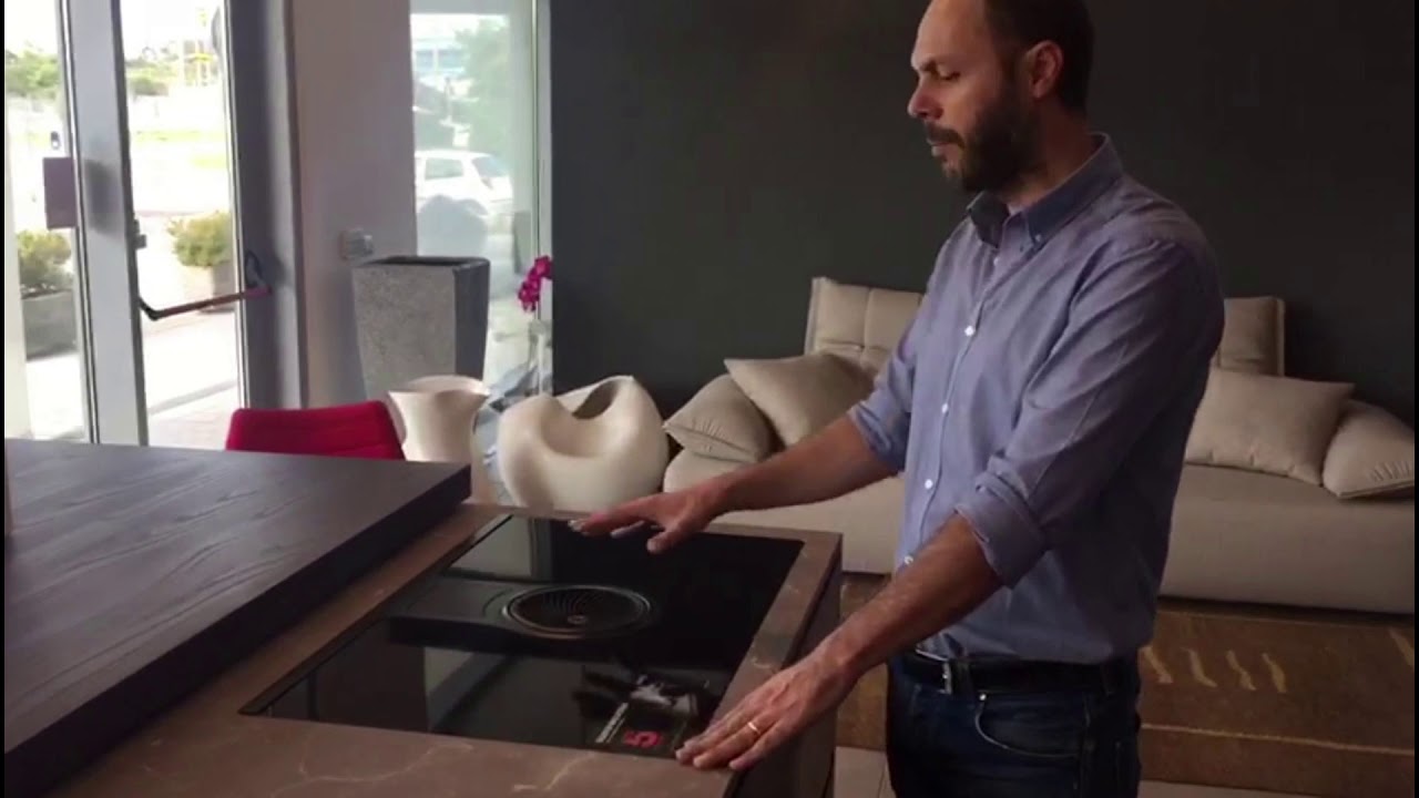 Cucina con Isola e Colonne operative