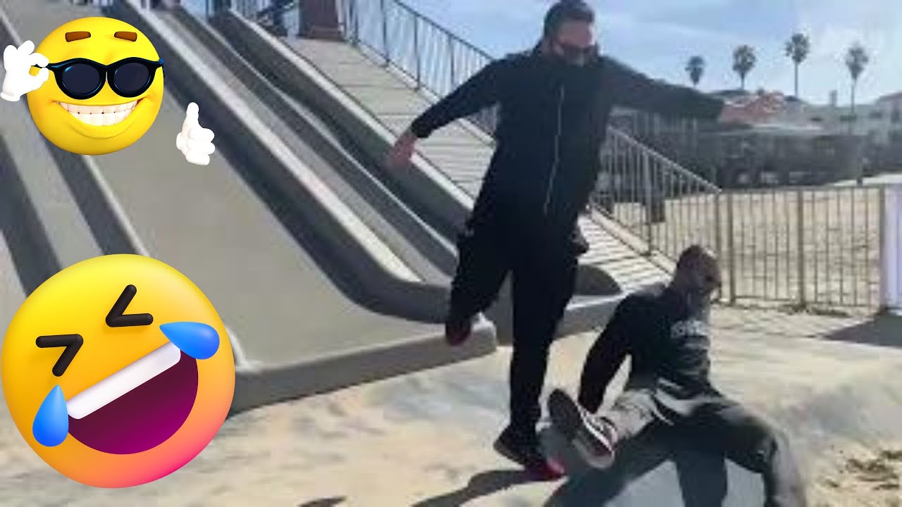 Vicces bakik 2023 😂 Pr&oacute;b&aacute;lj meg nem mosolyogni 😂 Legviccesebb bakik 😂 Vicces vide&oacute;k 2023 😂😂😂