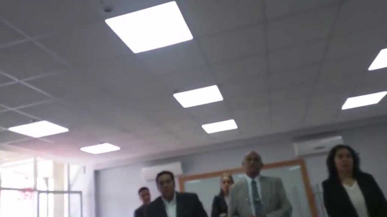 Jurado cancela examen profesional a estudiante “mal vestido” de la UdeG