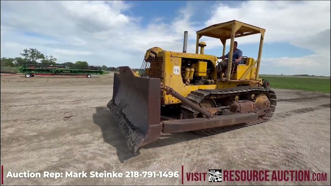 SELLING ON AUCTION -  International TD18 crawler dozer