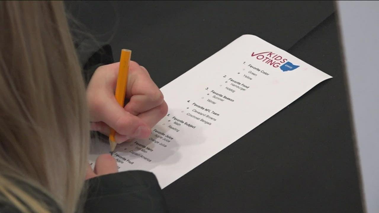 Tiffin University preps elementary students for future elections with mock voting day