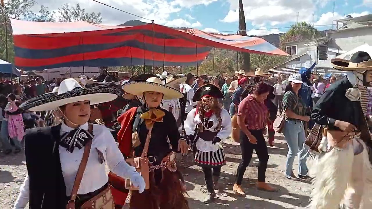 CARNAVAL DE SILACAYOAPAN 2023 - EL CHICANDORO Y POPURRI DE CHILENAS
