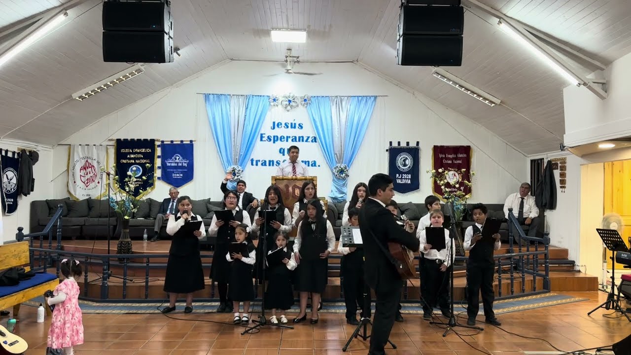Medley Viento Recio & Va Rompiendo Aquí Coro de Niños IEACN Valdivia