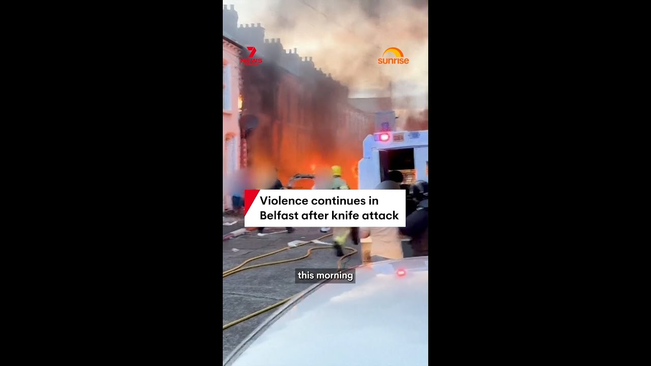 В Белфасте продолжаются беспорядки после нападения с ножом.