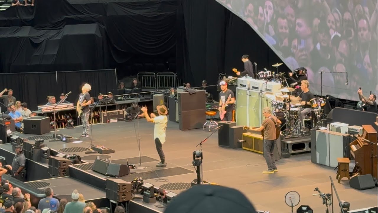 Pearl Jam - “Little Wing” 5/18/2025 PPG Paints Arena, Pittsburgh, PA
