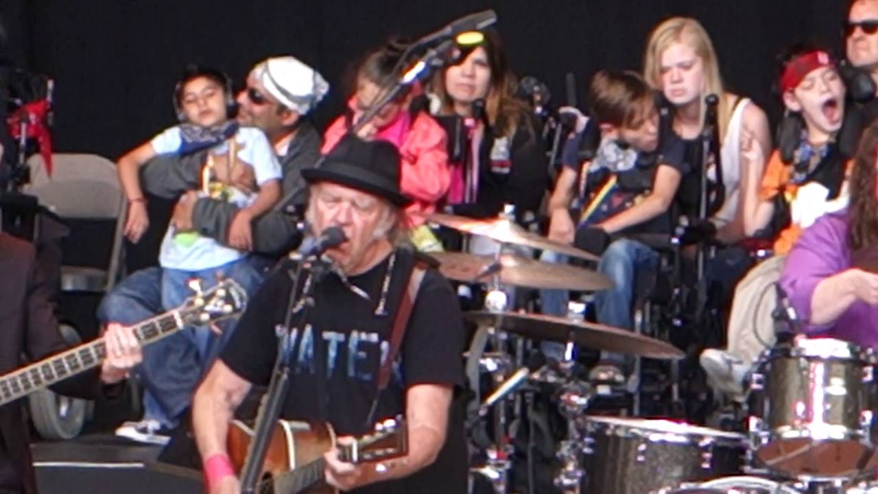 Long May You Run - Neil Young, Nils Lofgren and My Morning Jacket - October 23, 2016
