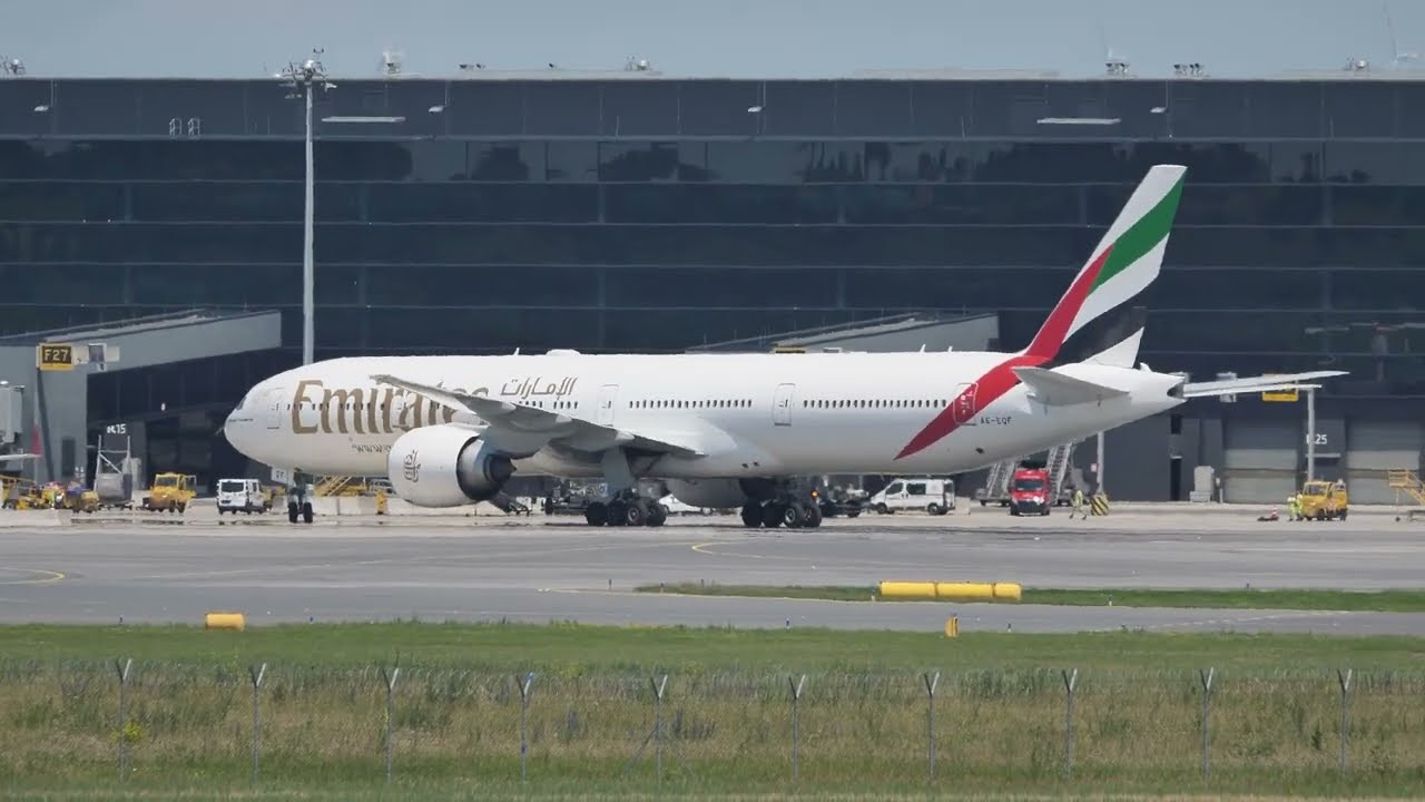 50. Vienna ten-minute planespotting 2020 B767 B777 B787 Emirates Austrian EvaAir Embraer Dash8