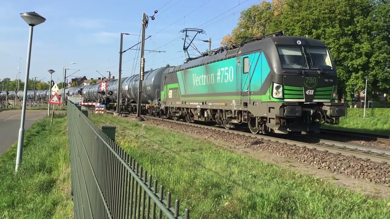 Vectron 750 RTB-Cargo With Tankers Freight Train at Venlo the Netherlands 4.5.2022 Railfan Video 👍👍🚂