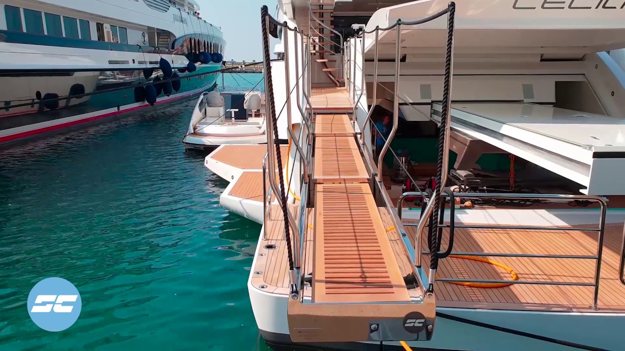 Multifunction gangway for superyachts