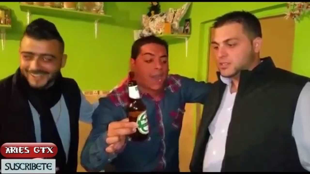 Gitanos y Payos cantando por Farina ¡Que mostruos son!