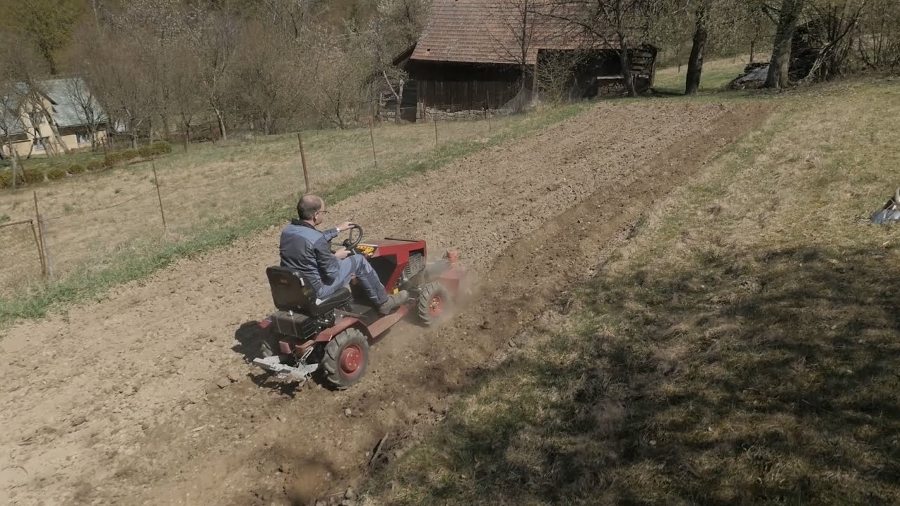 Sázení brambor se strojem DAKR Panter FD-5 - Planting potatoes with the DAKR Panter FD-5 machine