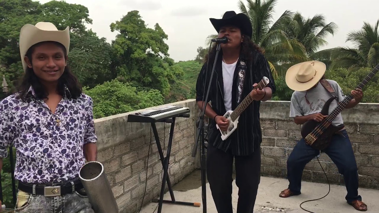 Nieves de enero (Popurrí)Chalino Sánchez Estilo Los Creyentes Del Poder
