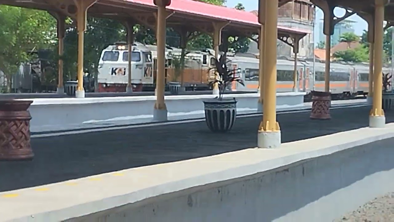 #keretaapi sancaka masuk mojokerto, Edisi jalan jalan bareng @AzrilRajendra 