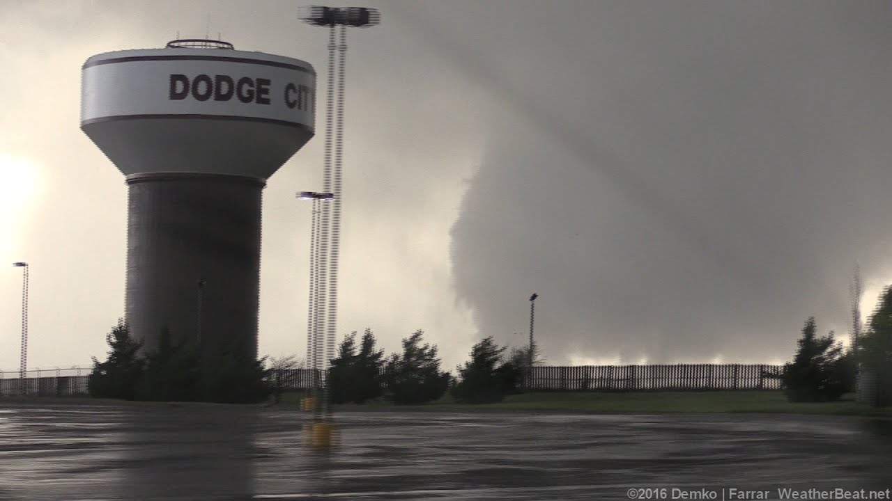 Dodge City, Kansas EF-2 tornado: May 24, 2016