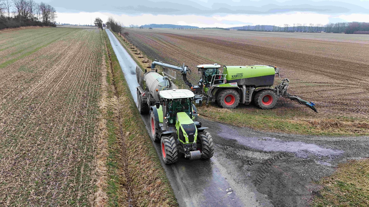 Pořádná síla na poli 🚜 Claas Xerion 4200 po kejdě & John Deere 8310 při orbě | ZEAS Podorlicko, a.s.