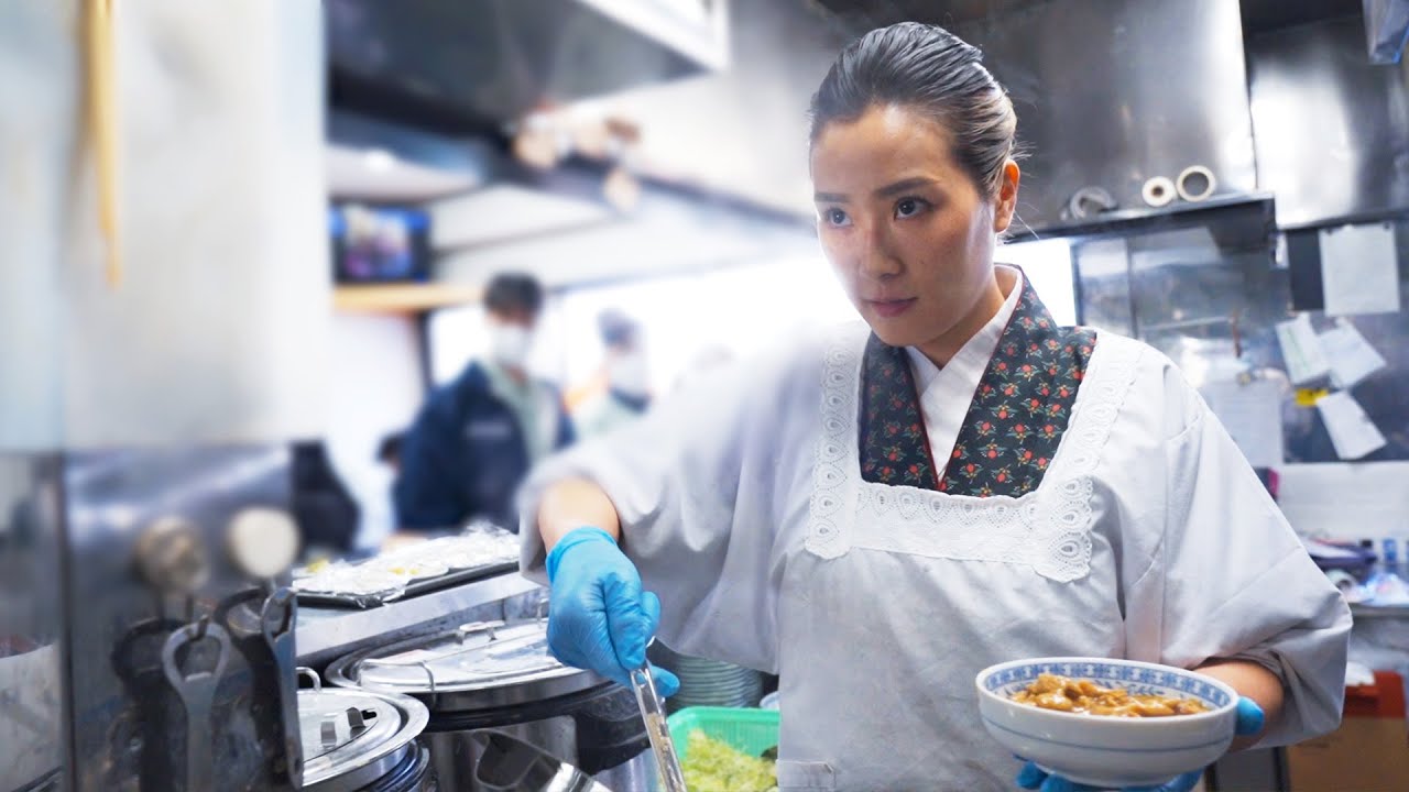 若女将のもつ煮屋の年末営業！６０kgもつ煮が開店して６０分で売り切れ！