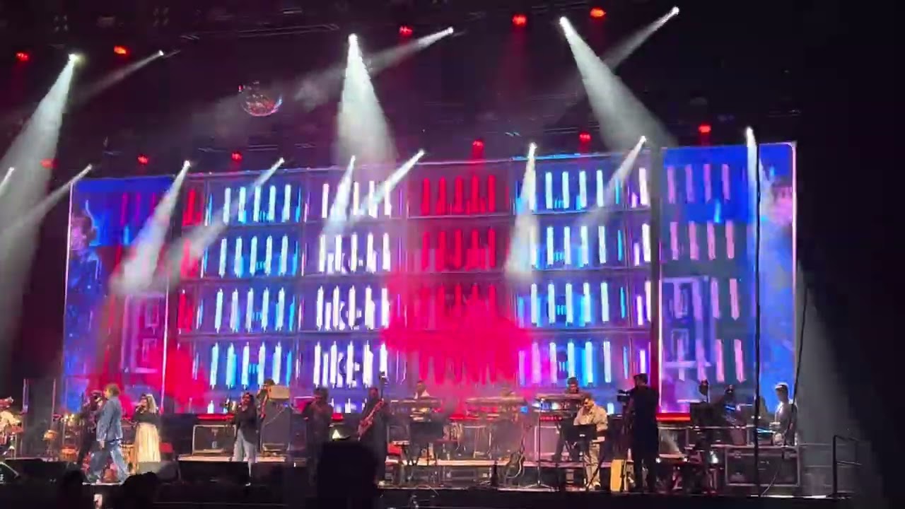 Sonu nigam live   Jeene ke hain char din
