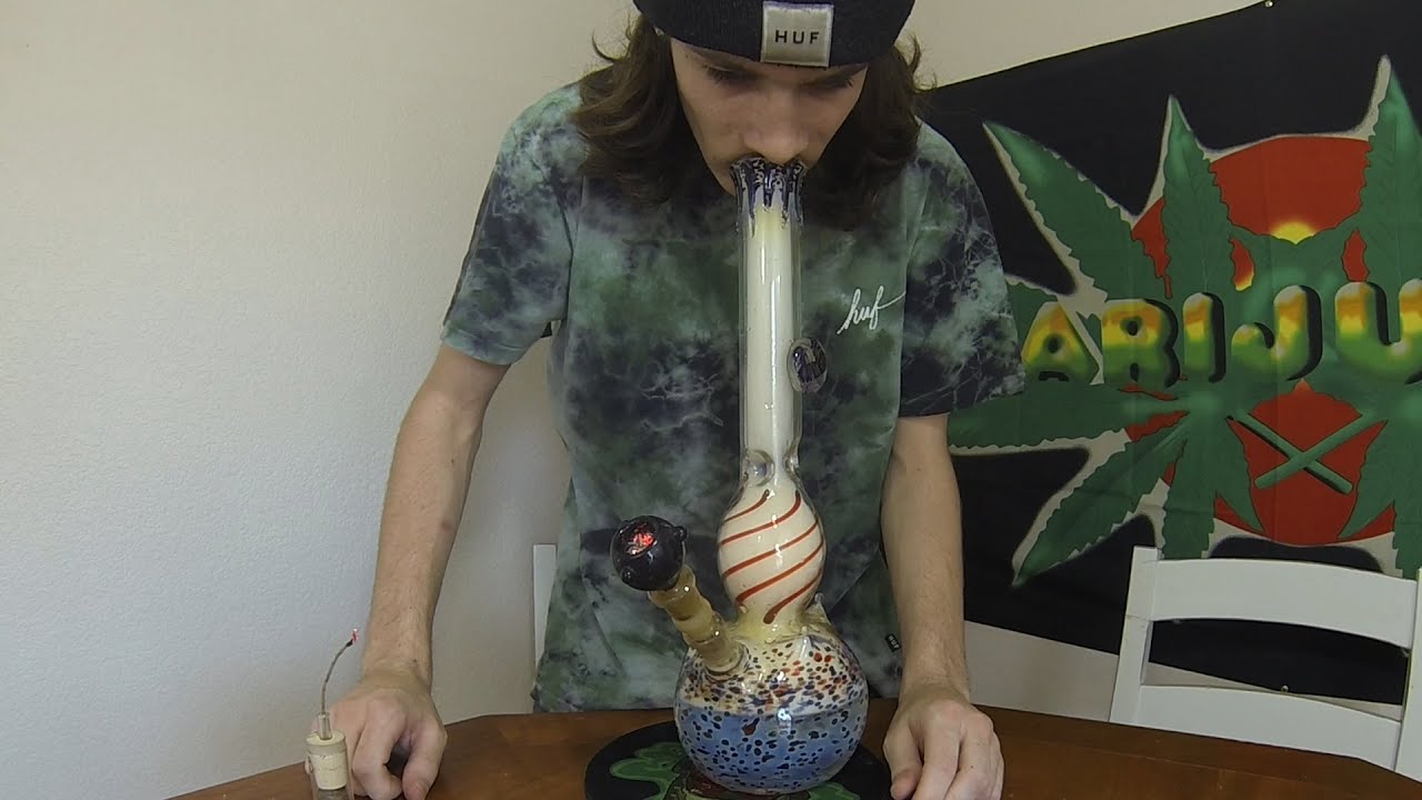 SMOKING THE END OF MY WEED IN ONE RIP!