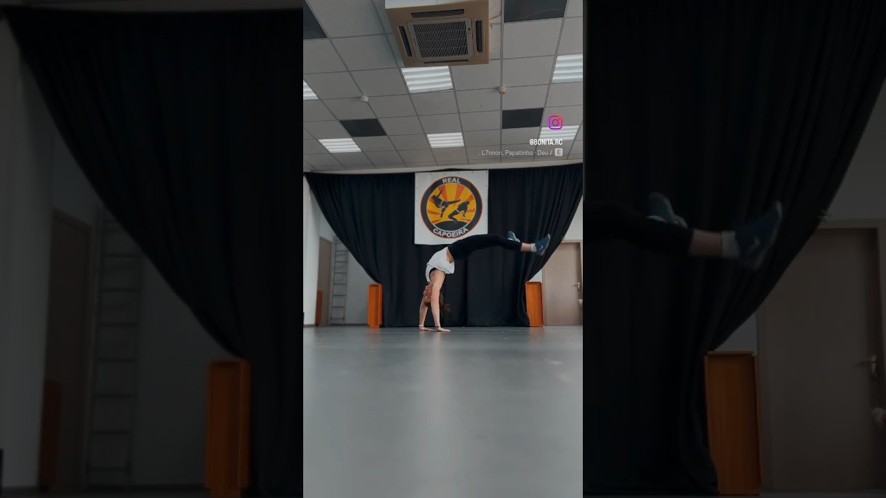 #workout #capoeira #acrobat #capoeiramoves #handstandworkout #acrobatics #fight #стойканаруках