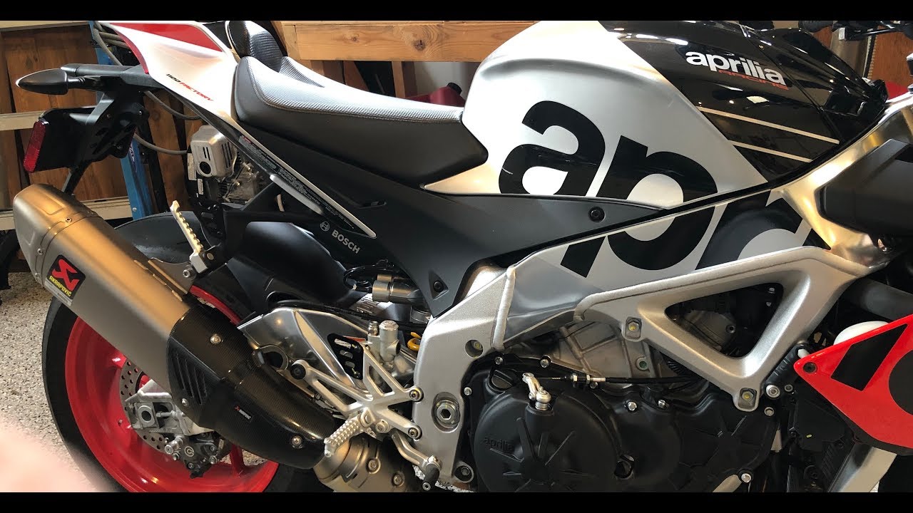 Akrapovic Slip on Exhaust Installl on 2019 Aprilia V4 Tuono 1100 Factory