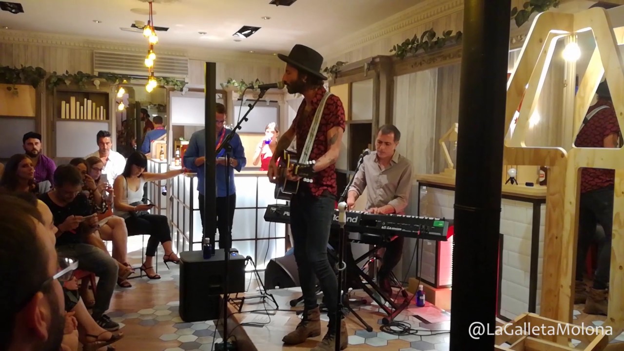 Leiva en el Espacio Mahou Coruña - La lluvia en los zapatos