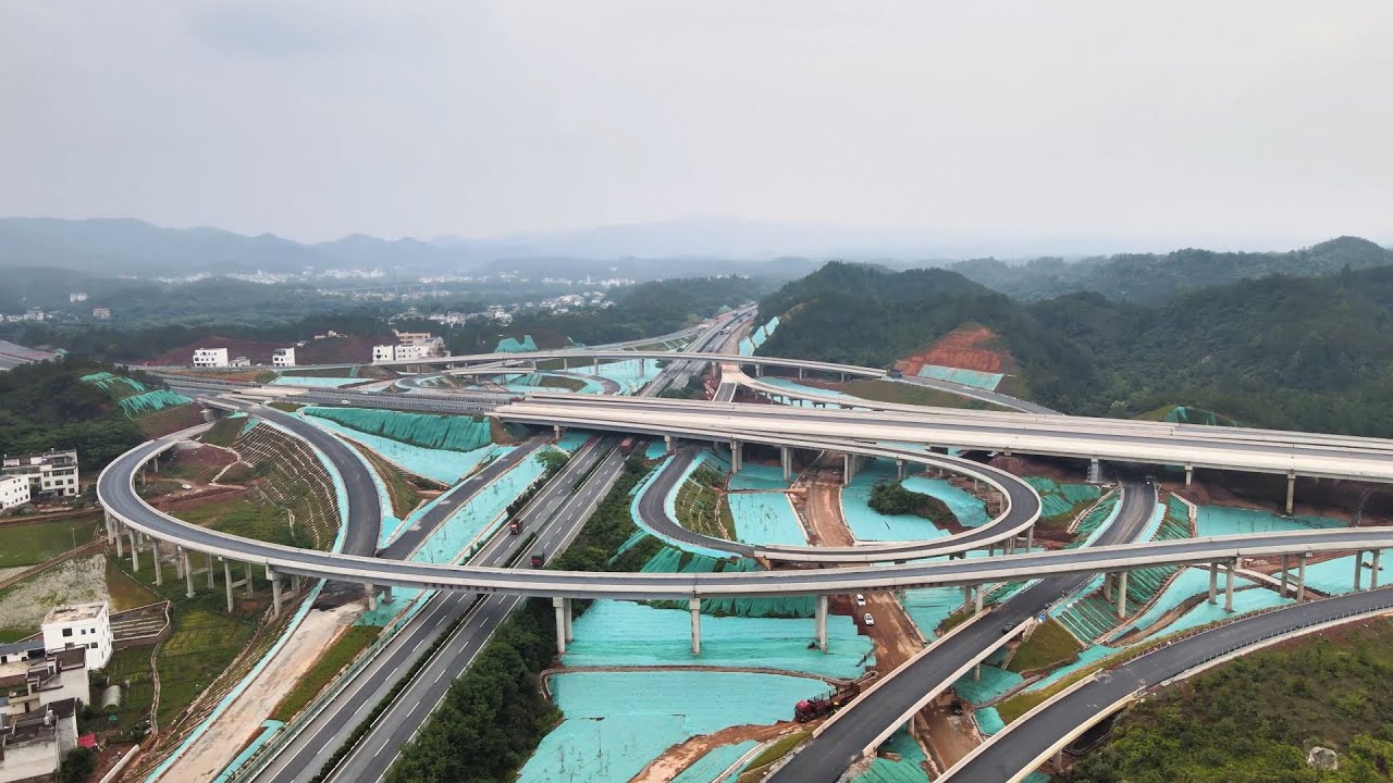 Construction of Dashannao Interconnection and Hub of Zhongdaguang Expressway Double Line