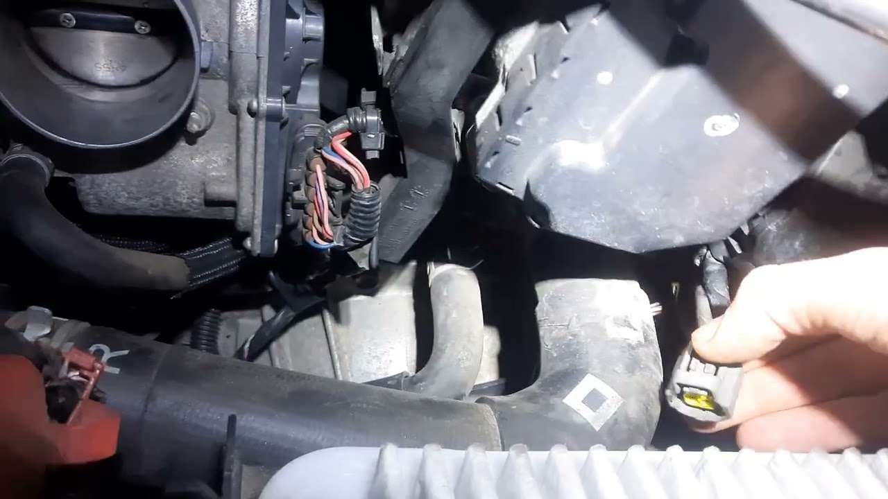 Toyota Avensis помилки P0117 B1826