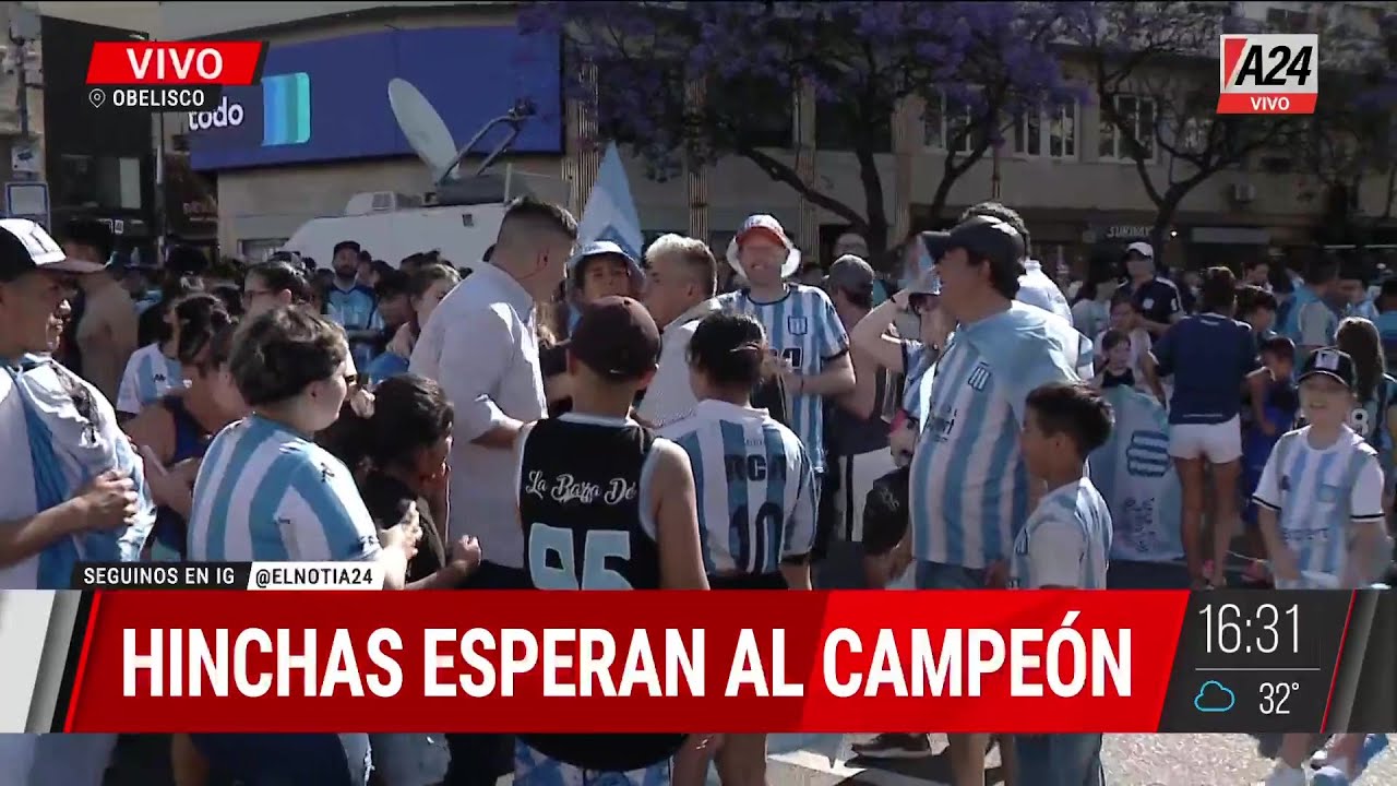 ⚽RACING CAMPEÓN DE LA SUDAMERICANA: HINCHAS ESPERAN A LOS JUGADORES EN EL OBELISCO
