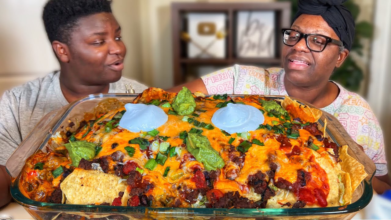 IT WAS A LONG DAY SO CHILL..| BAKED LOADED NACHOS W/ MY KIDS| MUKBANG EATING SHOW!