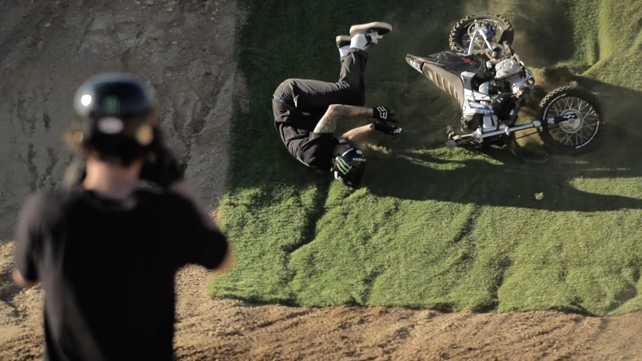 Day by Slay #28 - Pit Bike Flair attempts & crashes