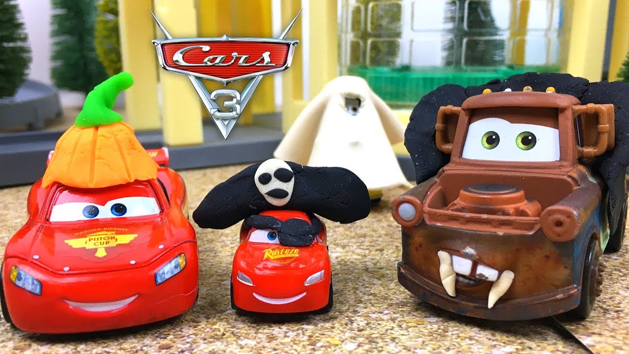 TRUCO O TRATO EN LA NOCHE DE HALLOWEEN CON RAYTO SALITA Y RAYO MCQUEEN - CARS CUENTO DE HALLOWEEN