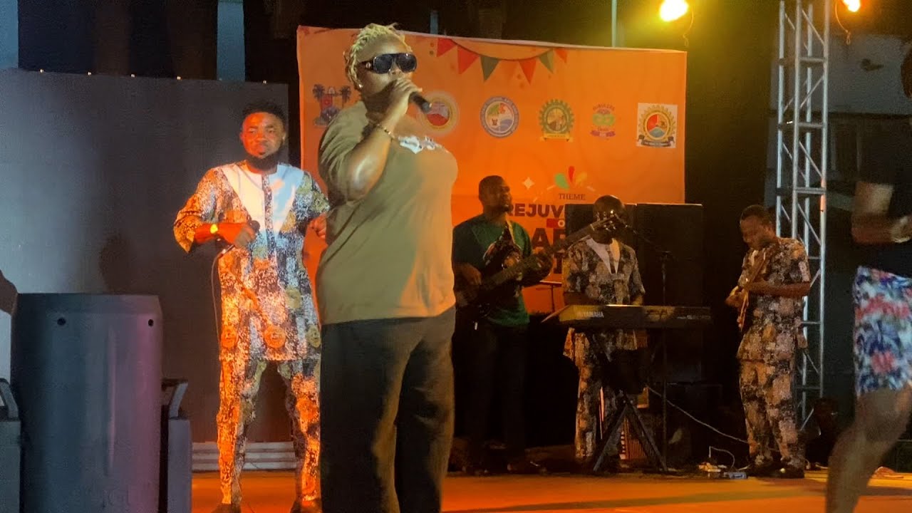 SAINT JANET VIBES PERFORMANCE AT SURULERE OLD SCHOOL NIGHT FIESTA 