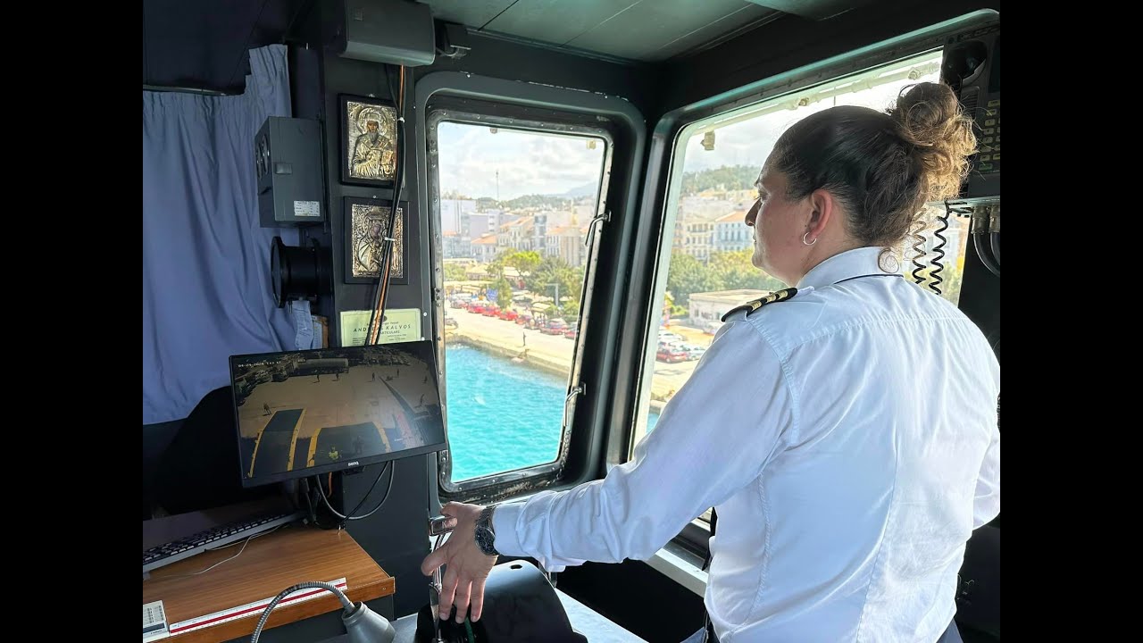Η πρώτη γυναίκα καπετάνισσα της Ελληνικής ακτοπλοϊας, Μαριέττα Βυθούλκα