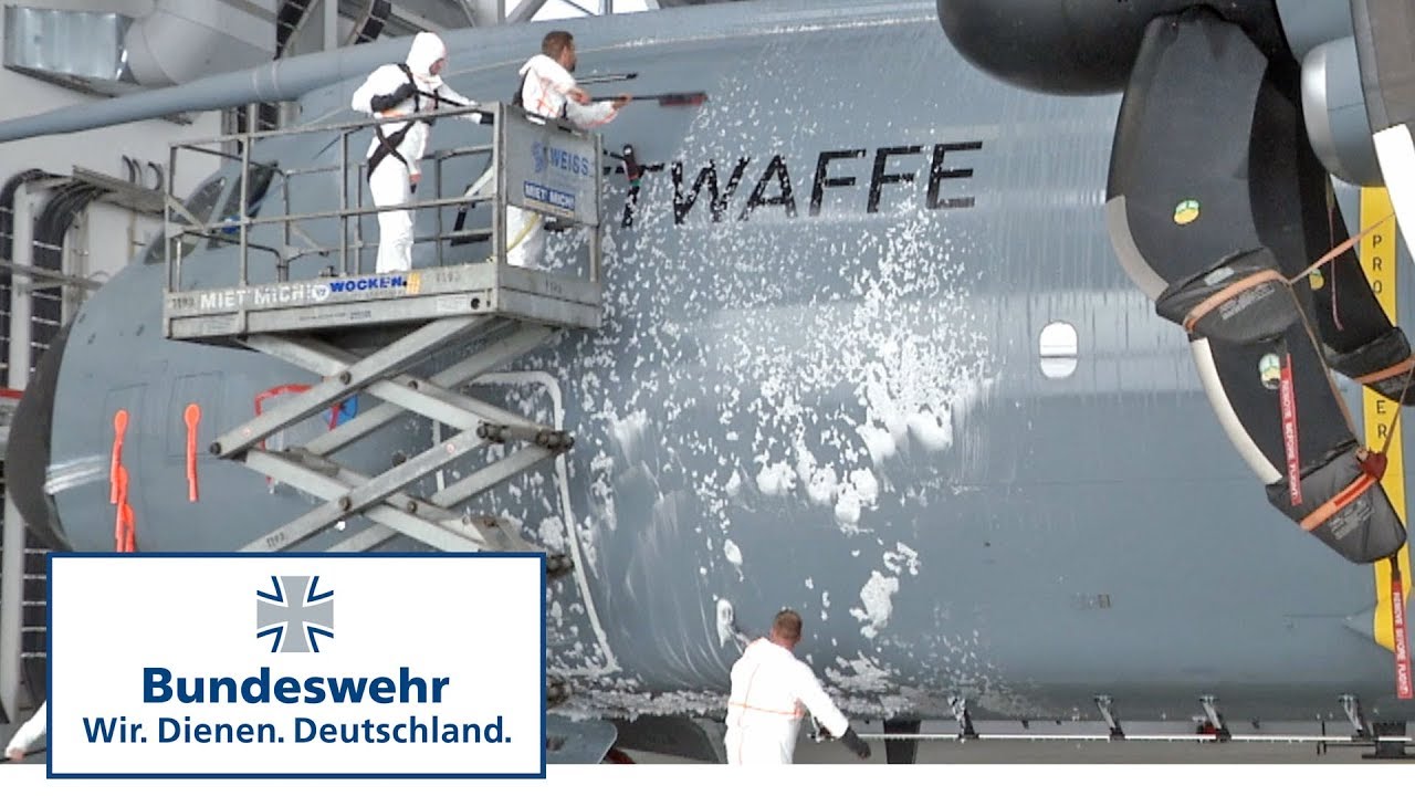 Fliegertraum in Schaum - so wäscht die Bundeswehr den A400M