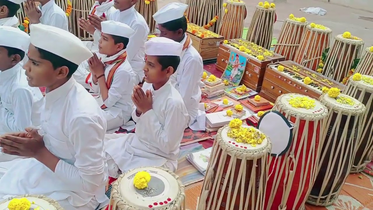 नगद नारायण महाराज वारकरी शिक्षण संस्था आळंदी देवाची श्रीम्भगवद्गीता 15 अध्याय  पूर् मो.9834810071