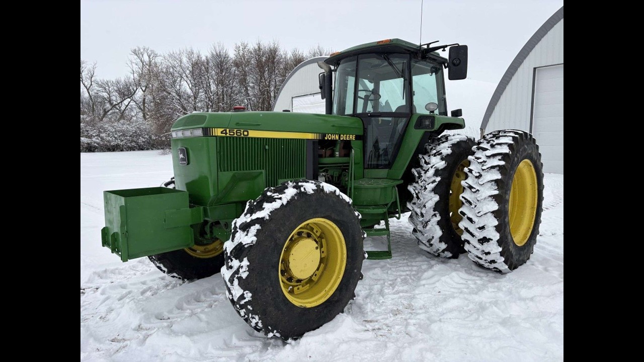 1992 John Deere 4560 MFWD Tractor, 15 Speed PS, 3 SCV, 3Pt, 1000 PTO, Mirrors, 480/80R42 Rear Duals