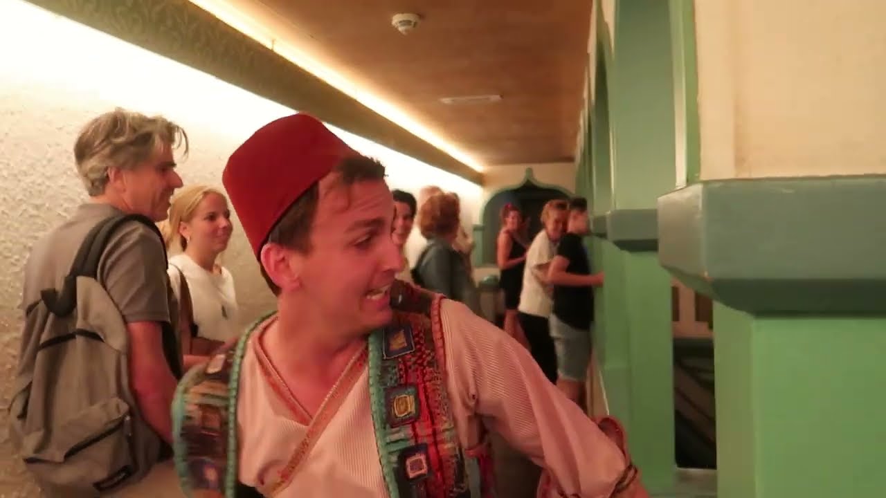 De Ali's en Amir maken de wachtrij van de Fata Morgana onveilig - Zomer Efteling  2022