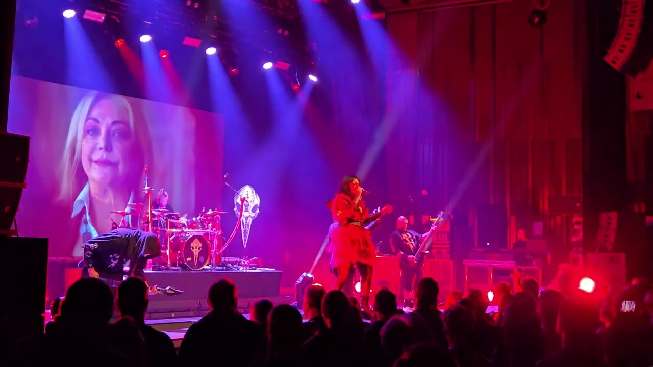 Lacuna Coil à La Belle Electrique (21-10-2025) Reckless