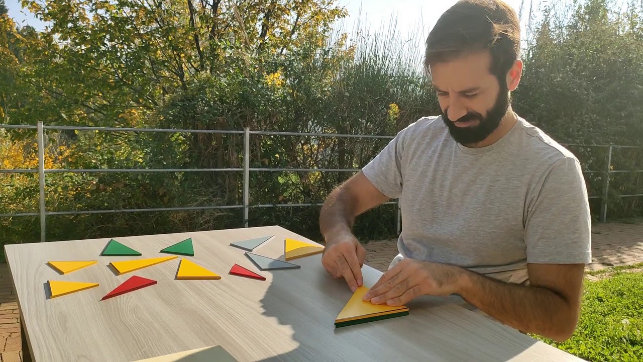 Scatola dei triangoli costruttori Montessori 1